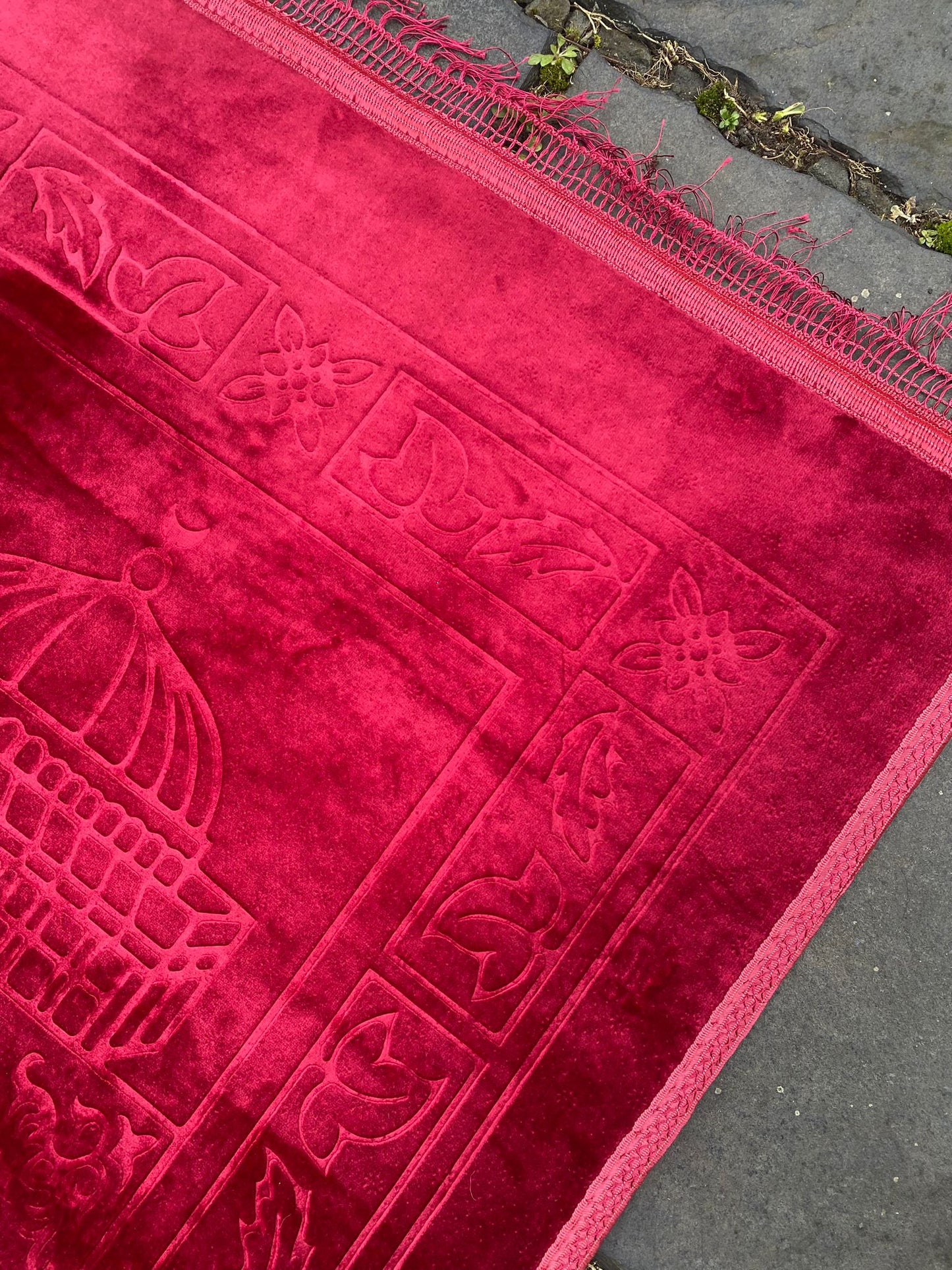 Velvet Red Distraction-free Prayer Rug