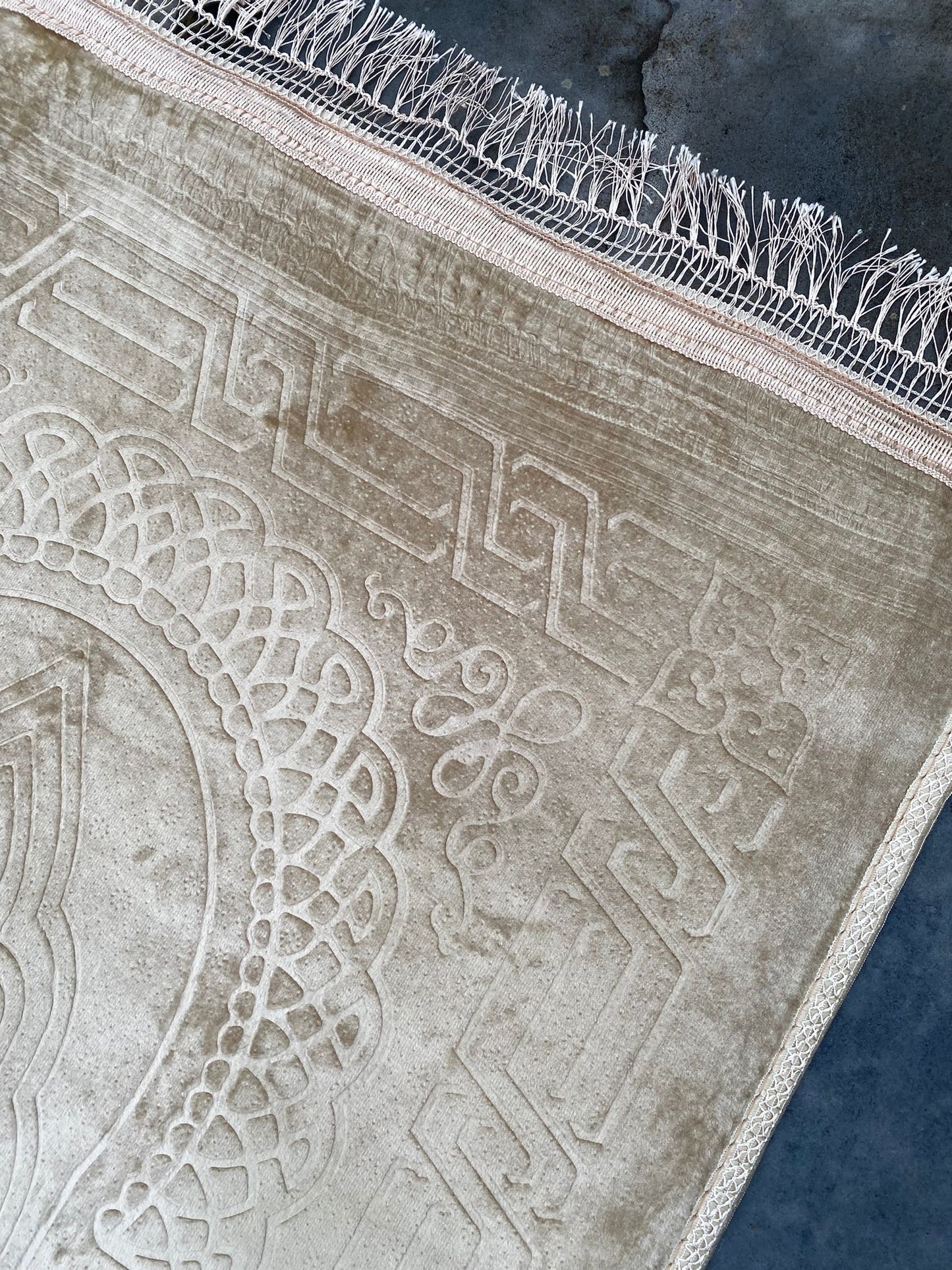 Golden Dust Distraction-free Prayer Rug
