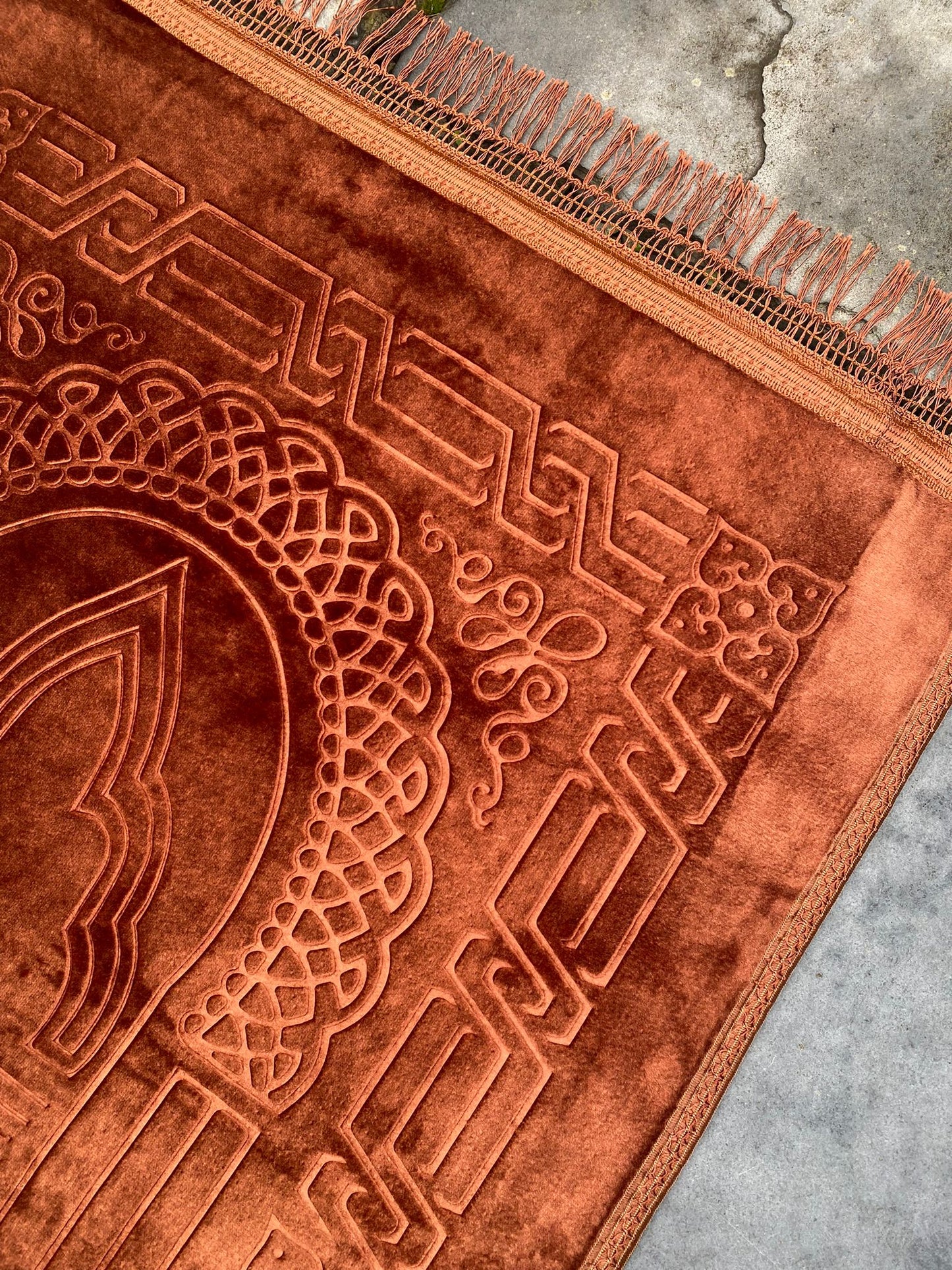 Rich Bronze Distraction-free Prayer Rug