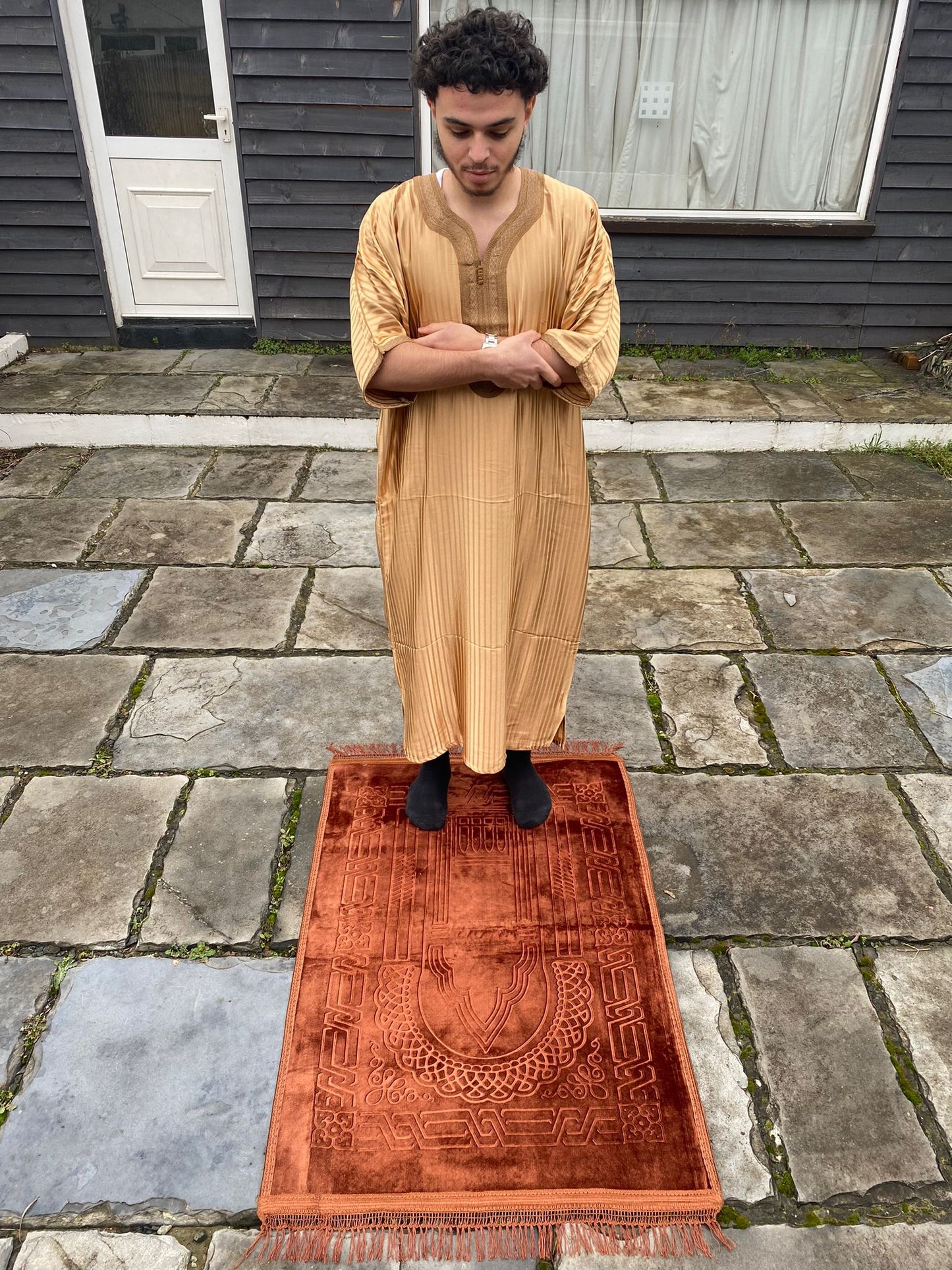 Rich Bronze Distraction-free Prayer Rug