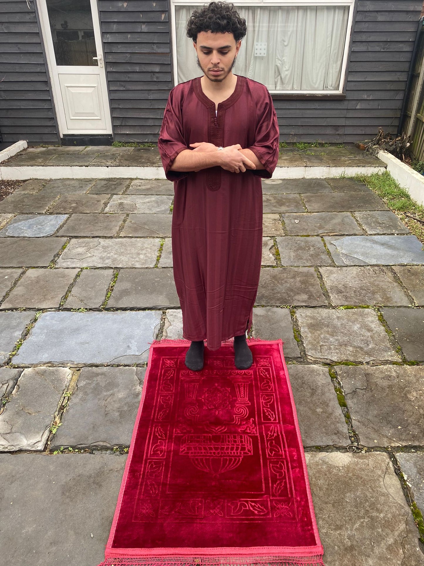 Velvet Red Distraction-free Prayer Rug
