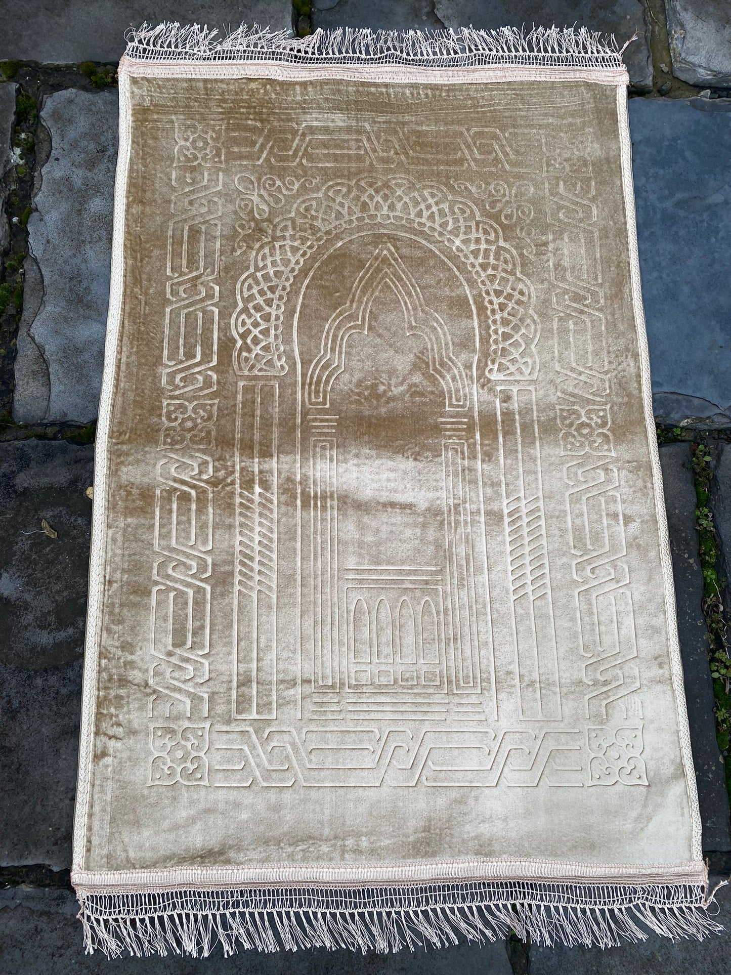 Golden Dust Distraction-free Prayer Rug