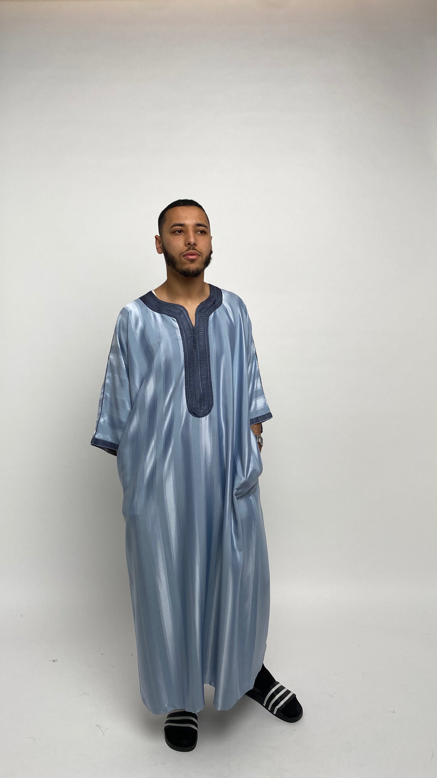 Mauve Tinted Grey Satin Moroccan Thobe