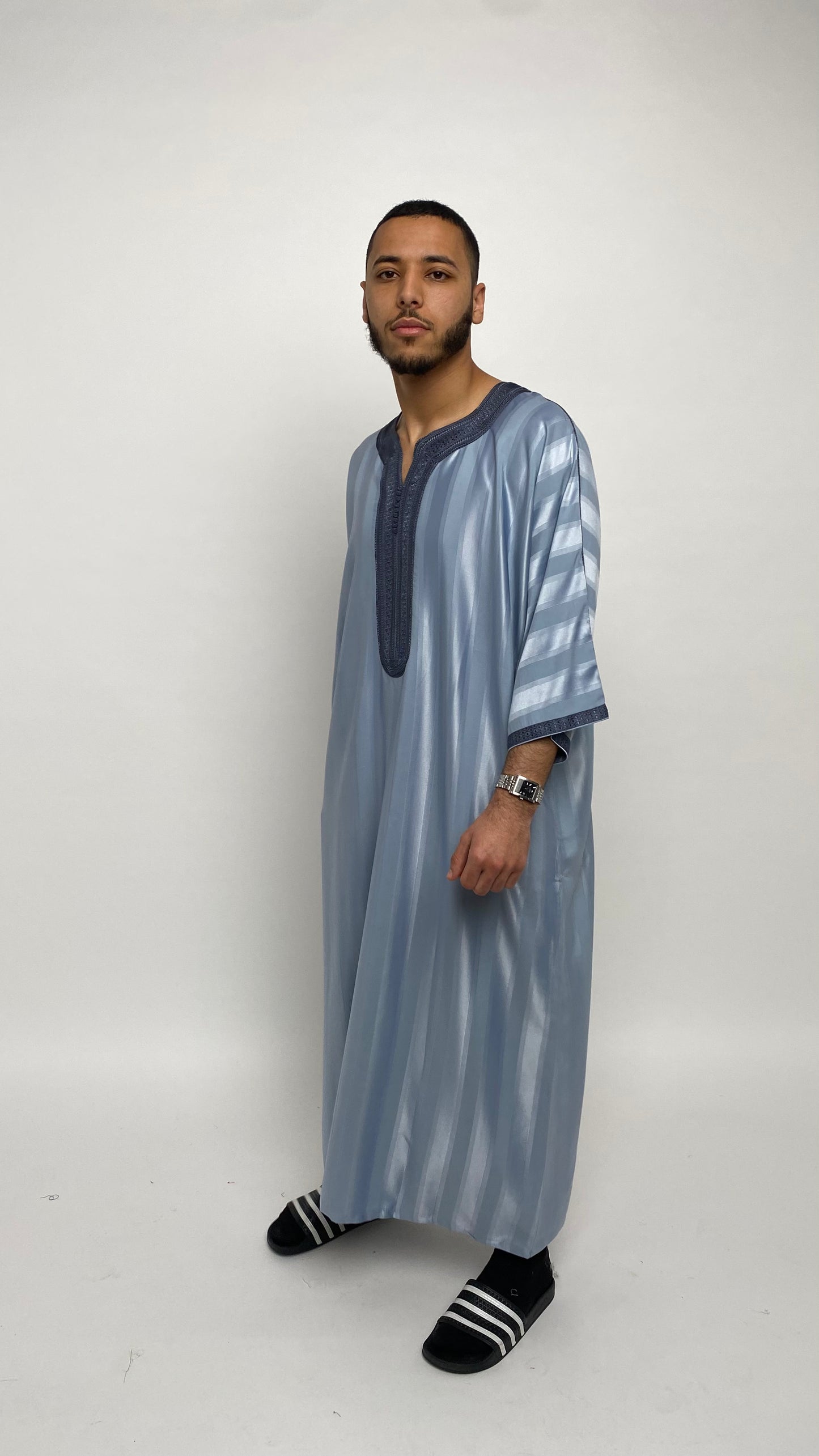 Mauve Tinted Grey Satin Moroccan Thobe