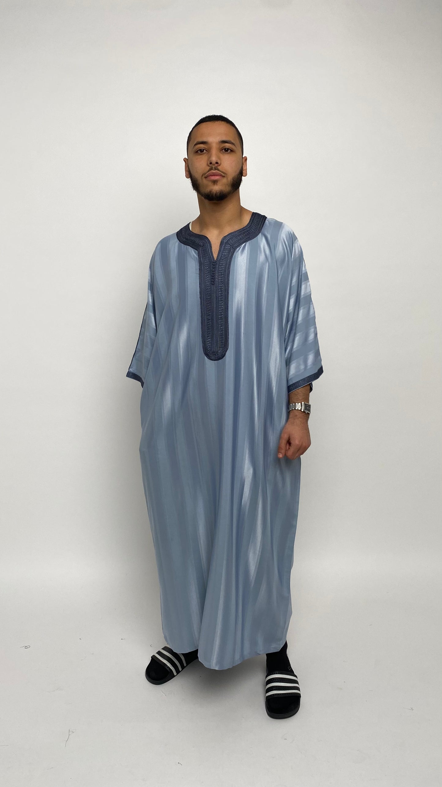 Mauve Tinted Grey Satin Moroccan Thobe