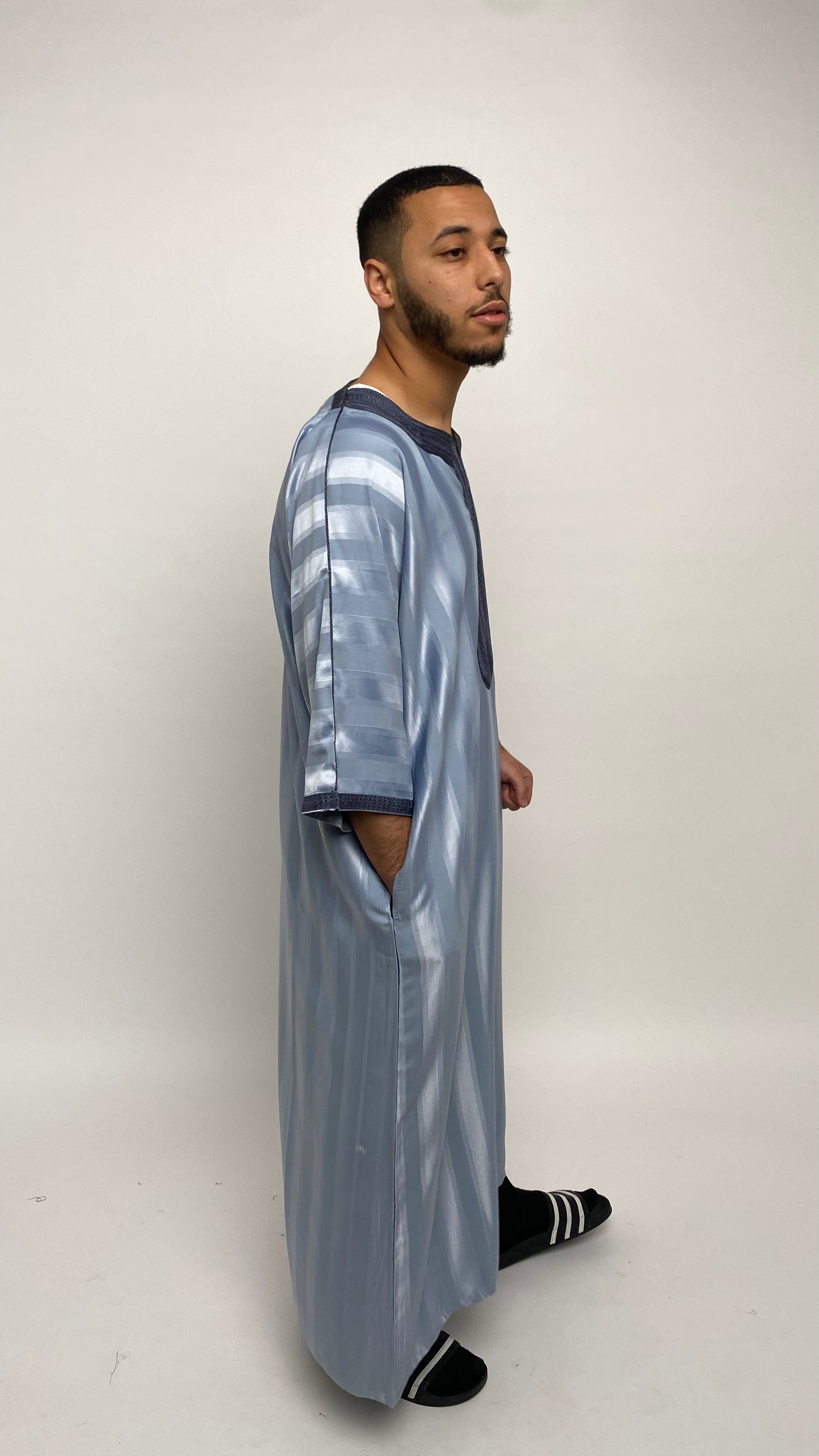 Mauve Tinted Grey Satin Moroccan Thobe