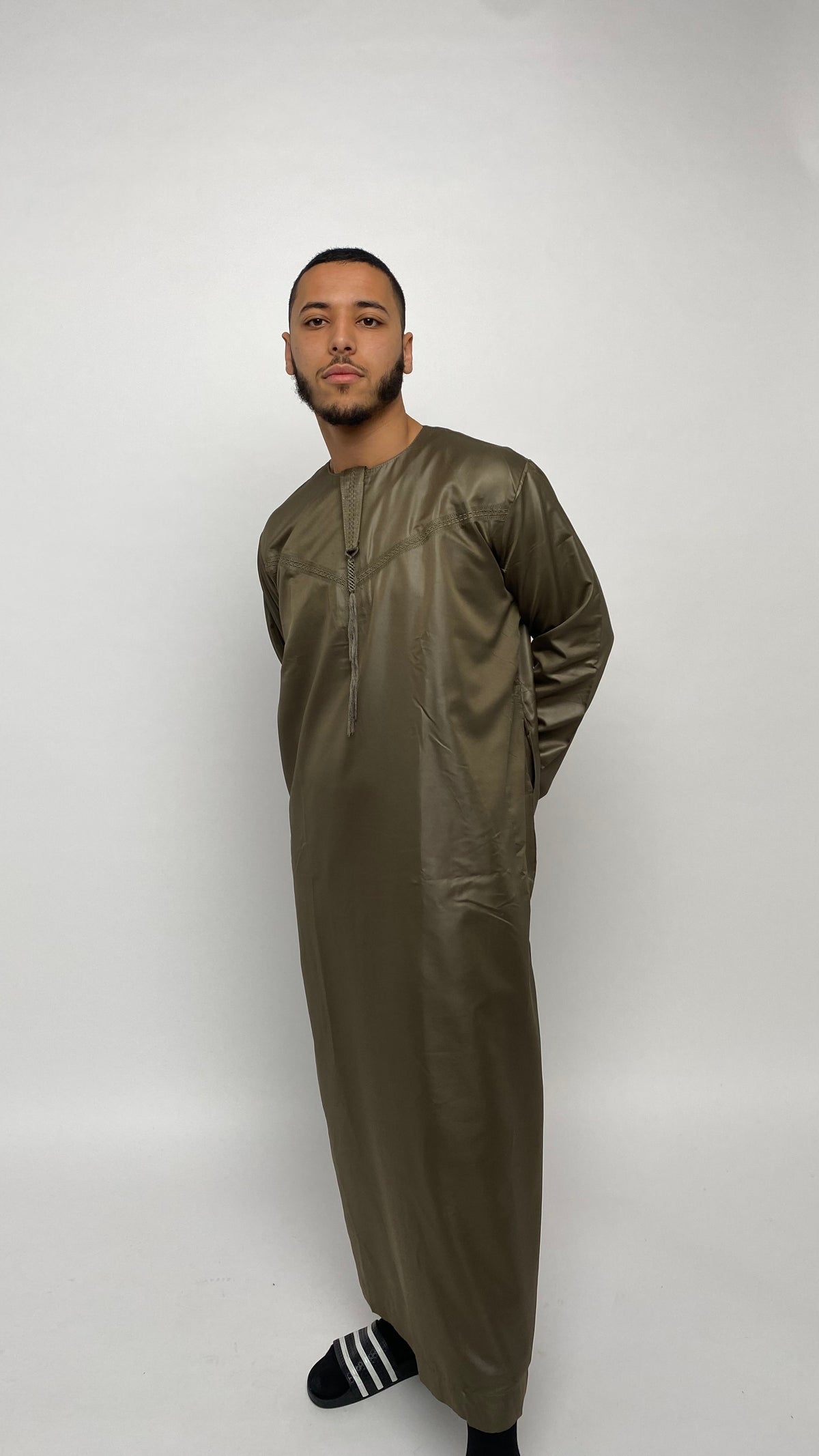 Glossy Khaki Emirati Thobe