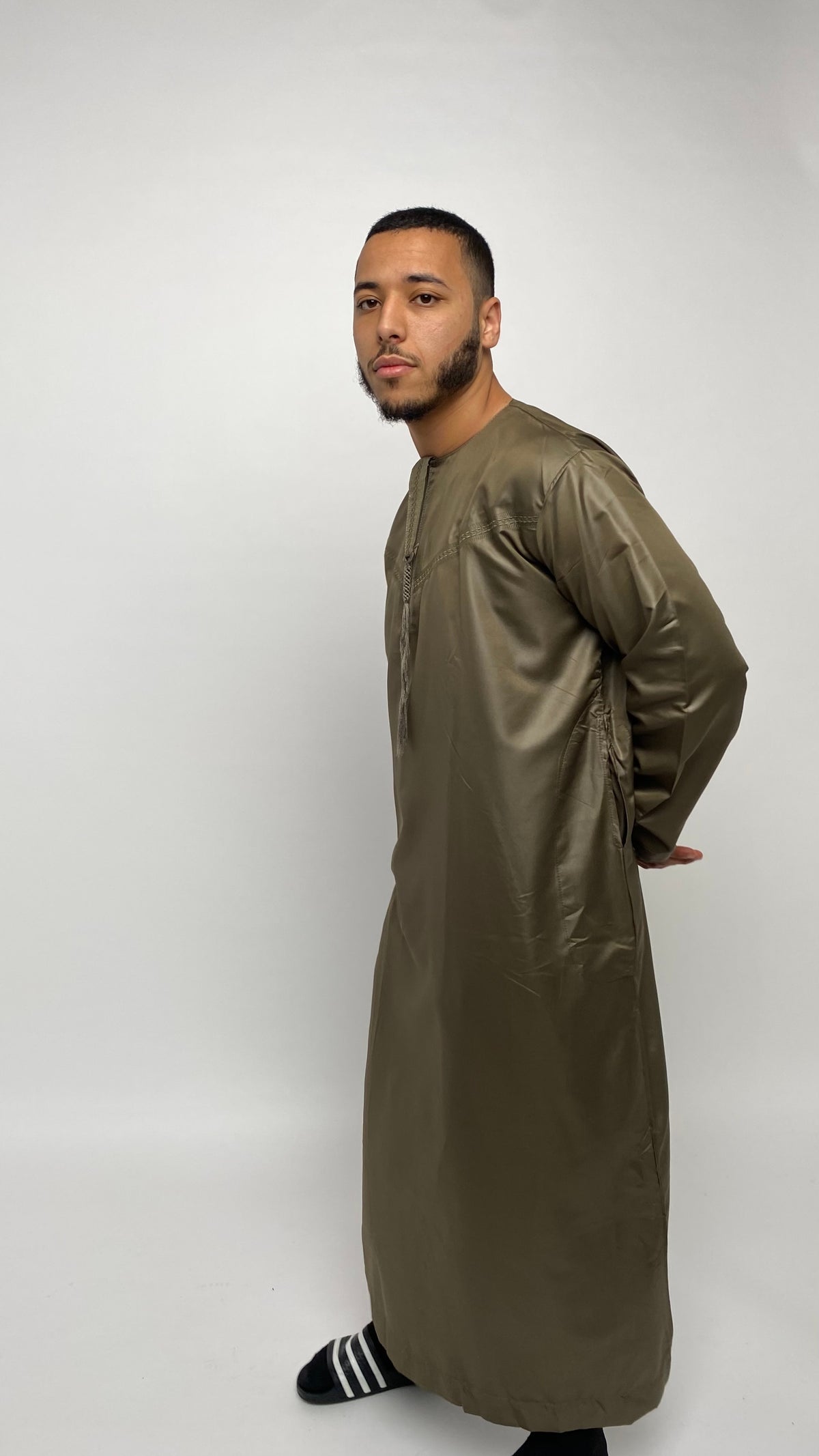 Glossy Khaki Emirati Thobe