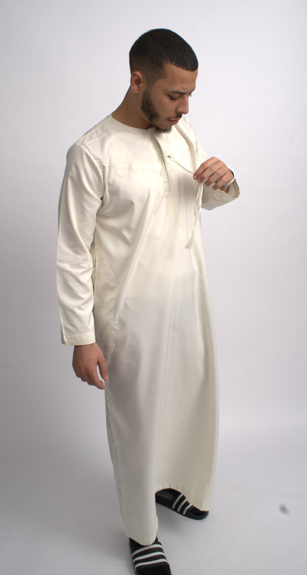 Emirati Thobes – Ihsaan Drip