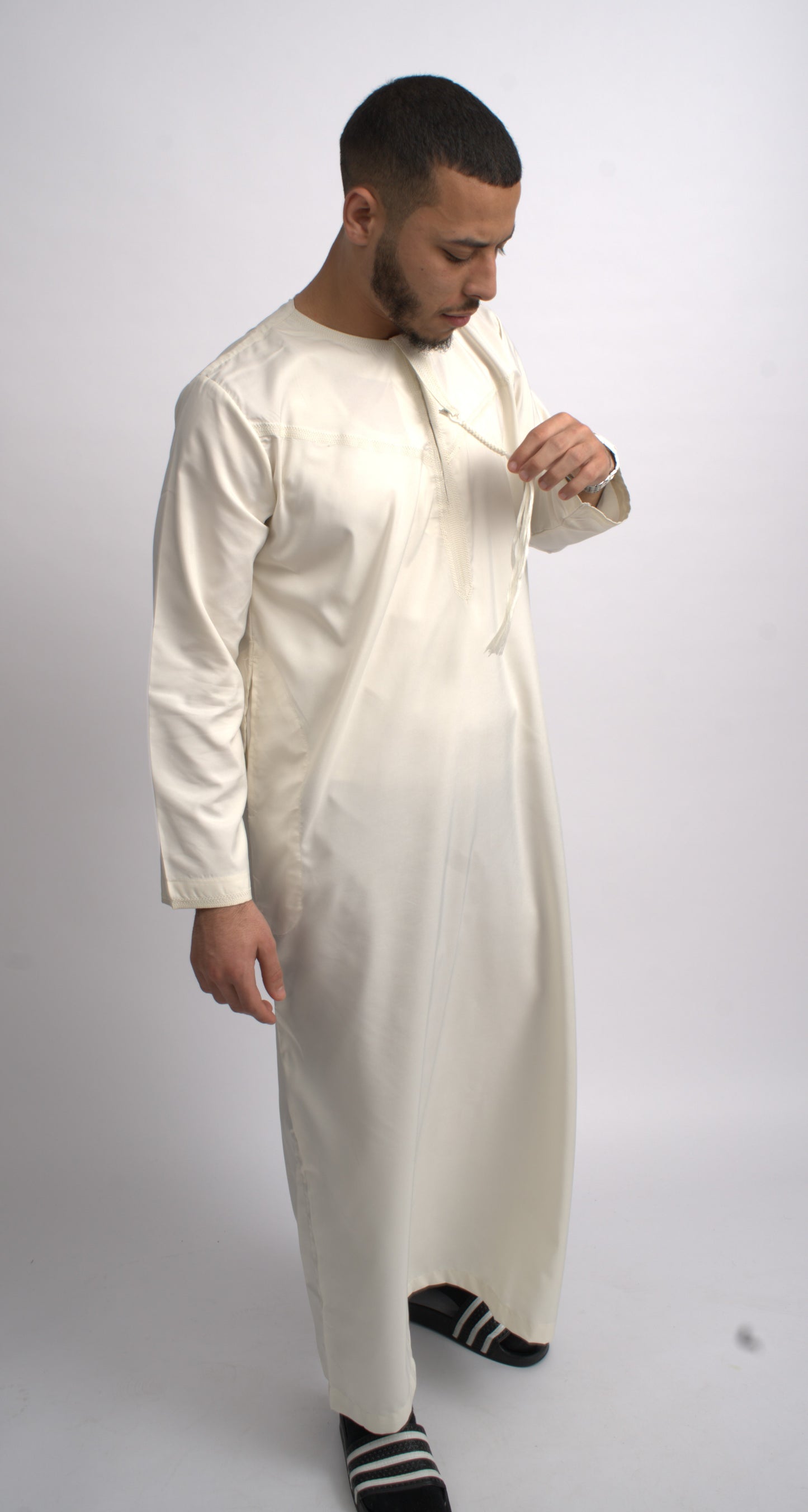 Pure White Emirati Thobe