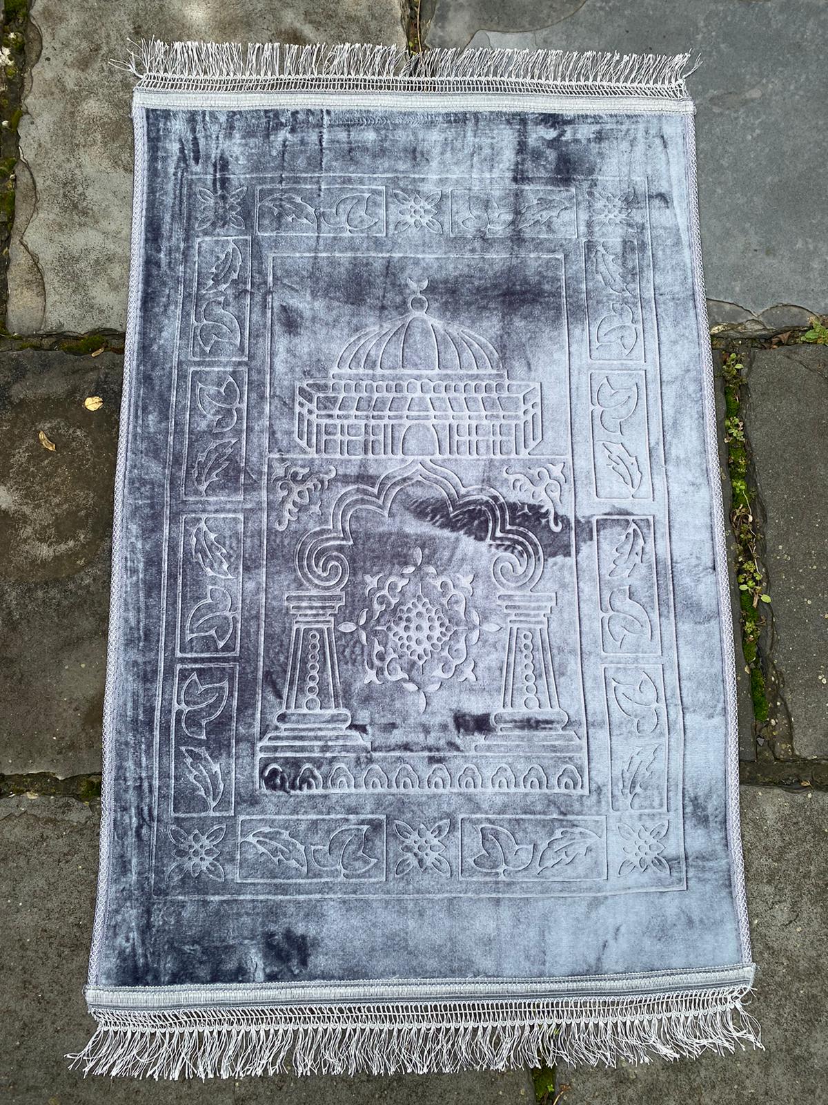 Metallic Silver Distraction-free Prayer Rug