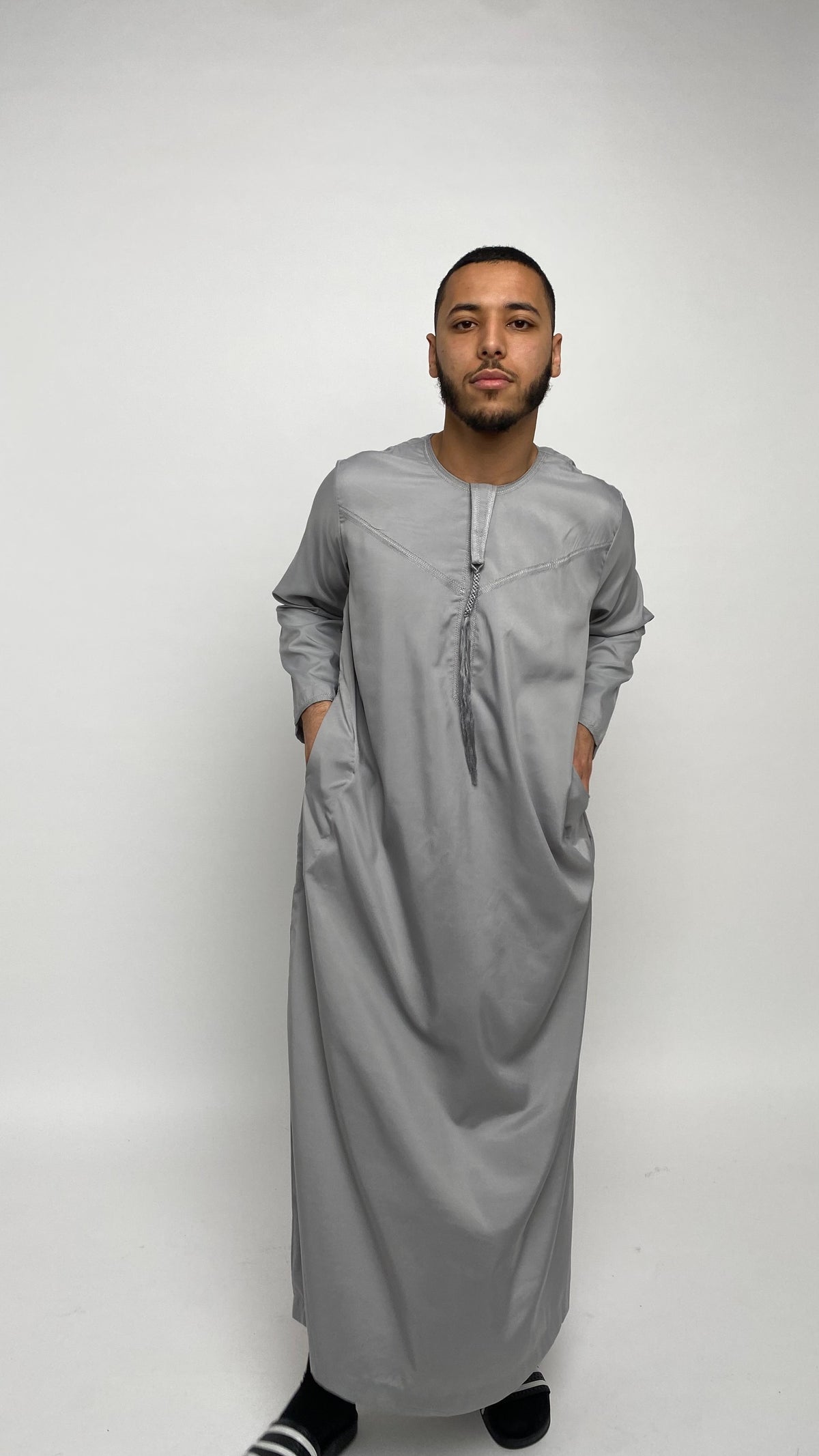 Cold Grey Emirati Thobe