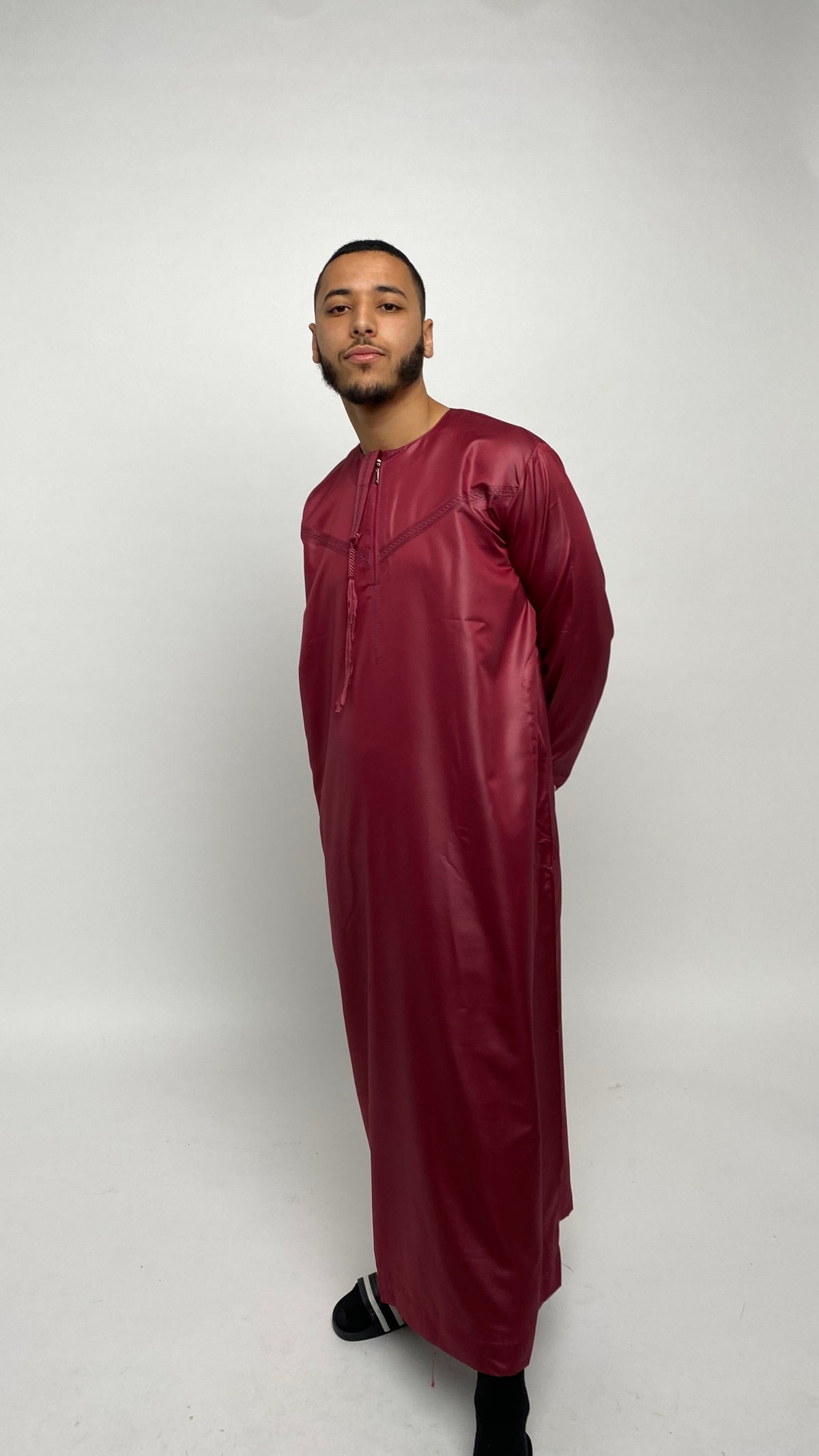 Glossy Ruby Red Emirati Thobe